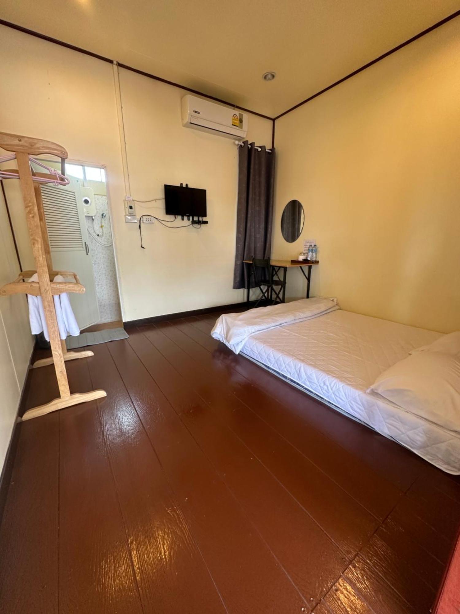 โฮมสเตย์ภูมิใจ เชียงคาน ซอย 17 Loei Luaran gambar